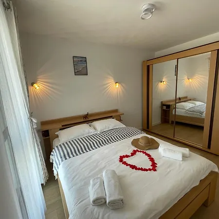 Albu Story By The Sea アパート