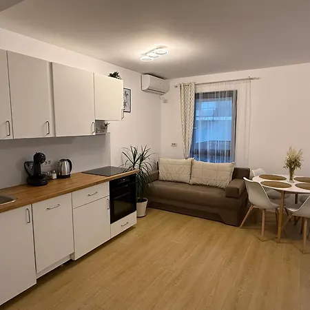 Albu Story By The Sea * コスティネシュティ