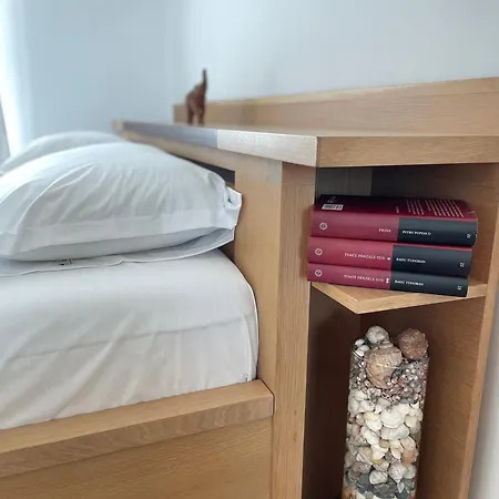 Albu Story By The Sea