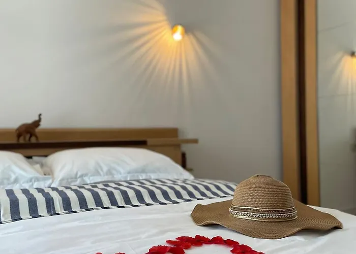 Albu Story By The Sea * 코스티네스티