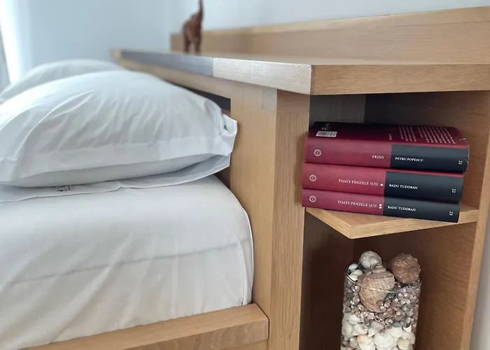 Albu Story By The Sea